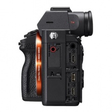 索尼（SONY） ILCE-7M3 全画幅微单相机 单机身（约2420万有效像素 4K视频 5轴防抖 a7M3/A73）