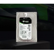 监控专用硬盘 16T